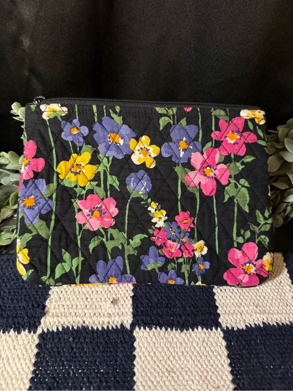 Small Vera Bradley Floral Quilted Black Zip Pouch - EUC